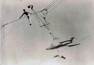 pete-petrova-airoplane-trapeze-3