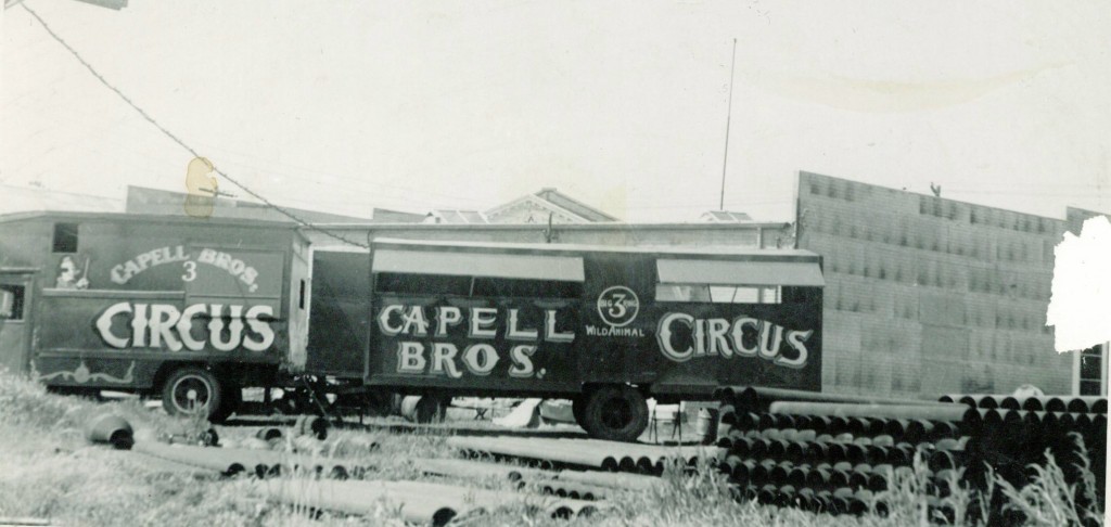 capell-bros-circus-the-next-town