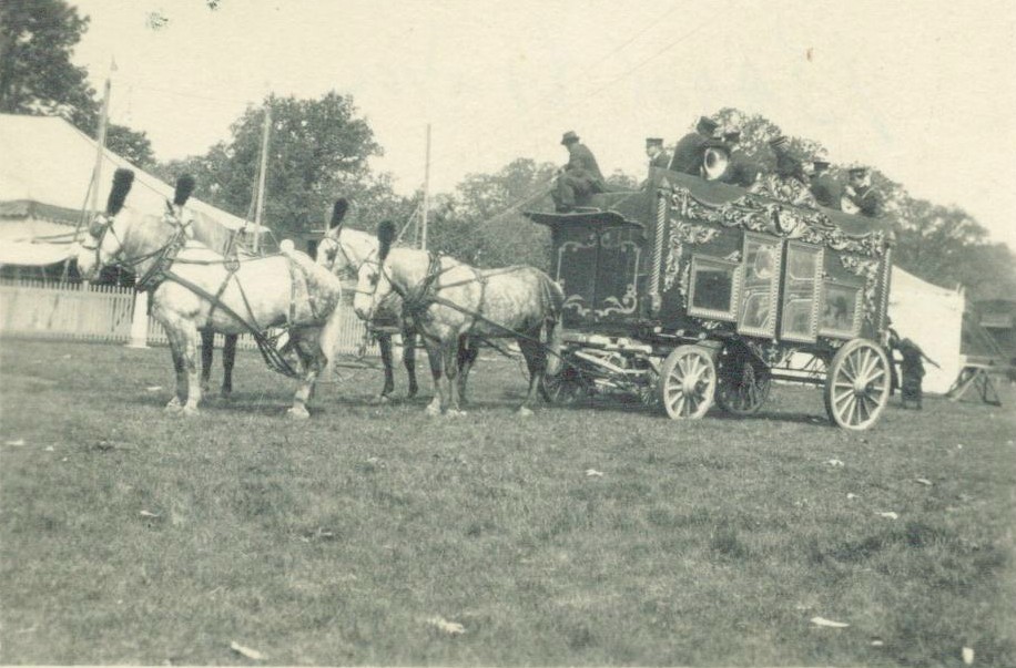 old-circus-wagons-5