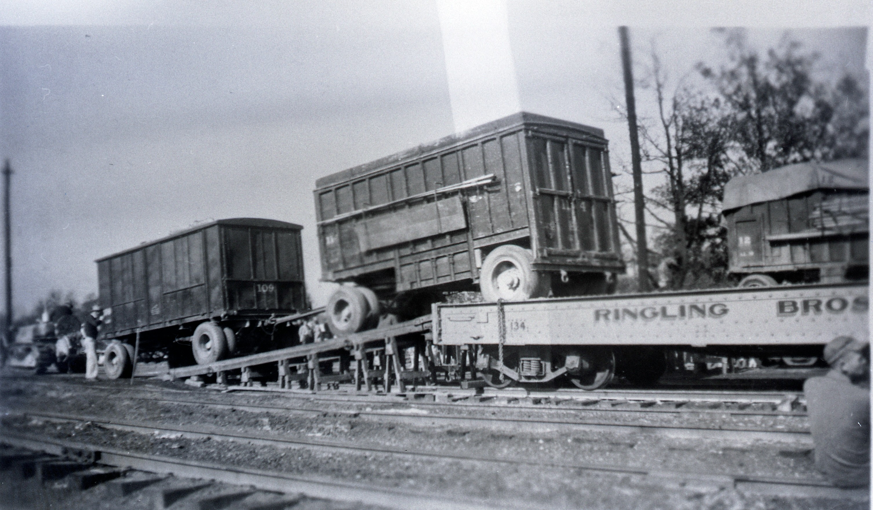 Ringling Bros  Barnum and Bailey1936 Train Scenen Posted 1 of 13