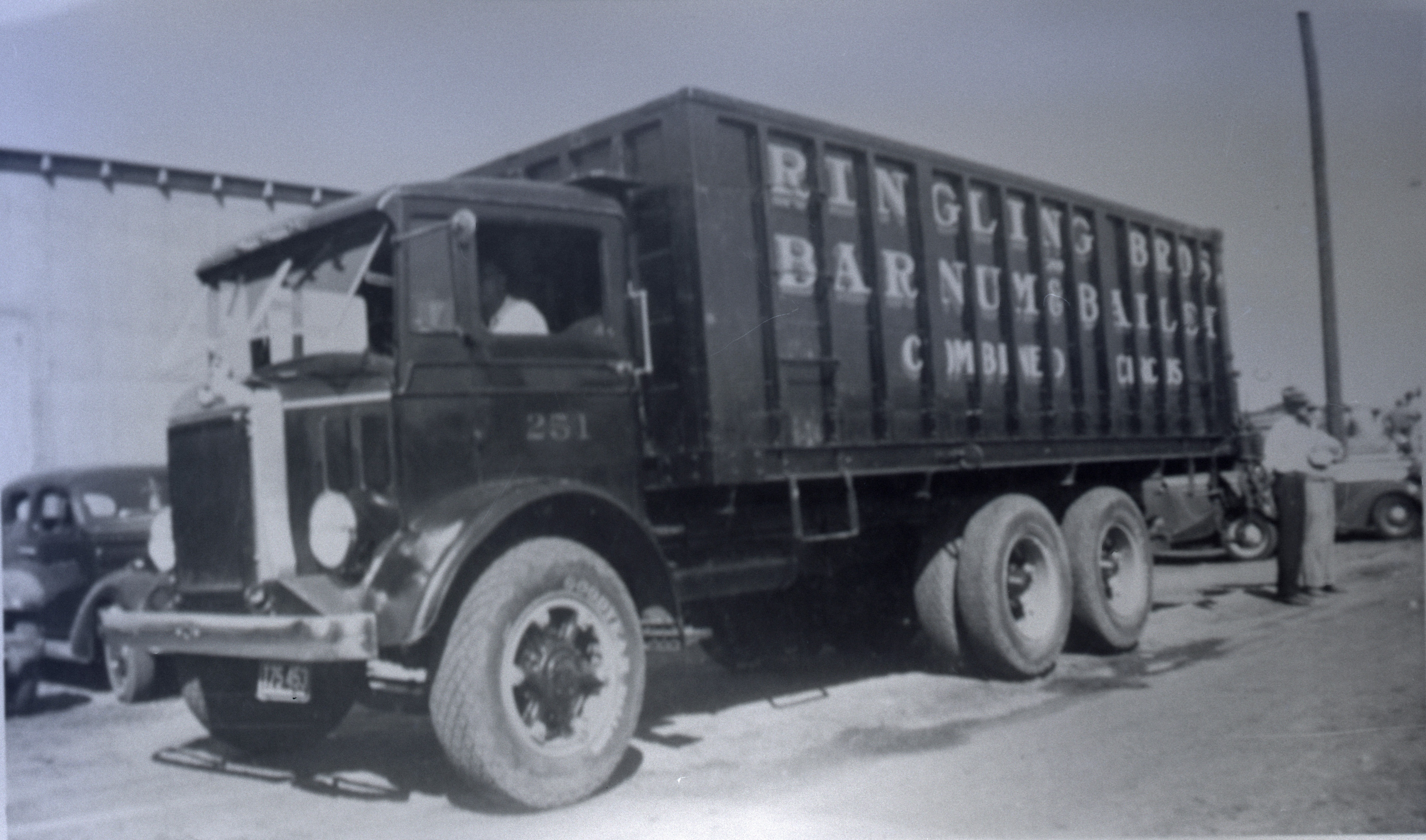 Ringling Bros Barnum   Bailey  1936   CanvasTRUCK WORKING Posted 2-of 13