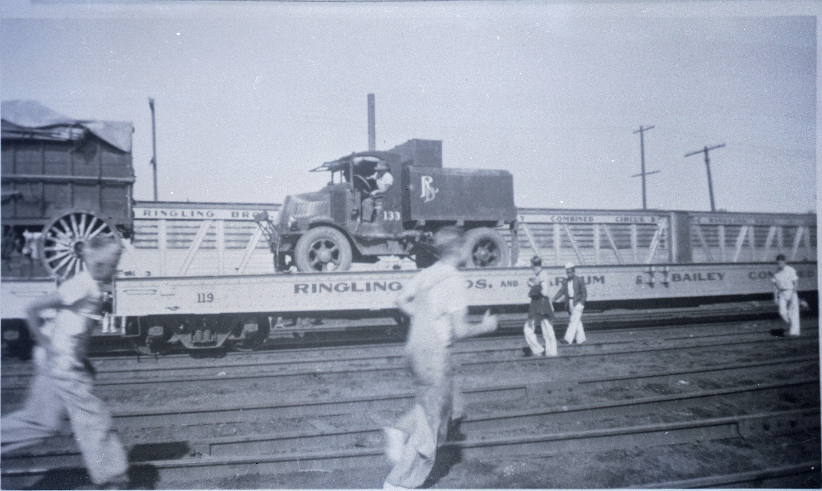 Ringling Bros Barnum   Bailey  1936  MACK TRUCK READT FOR UNLOADING Posted 2-of 13